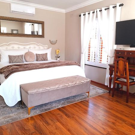 Meerendal Cottage-Affordable Luxury-Private Garden With Pool & Hot Tub Ciudad del Cabo Exterior foto