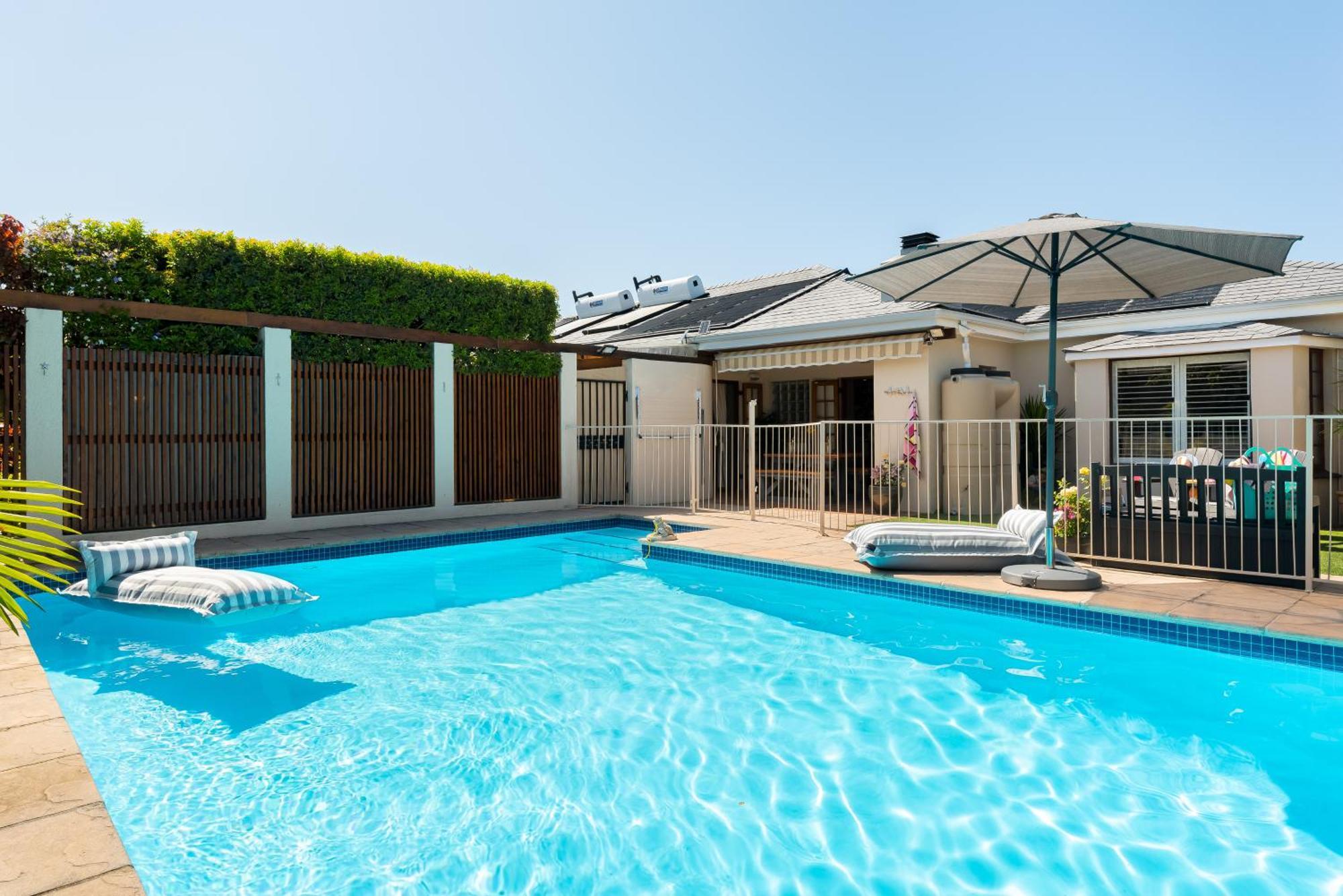 Meerendal Cottage-Affordable Luxury-Private Garden With Pool & Hot Tub Ciudad del Cabo Exterior foto