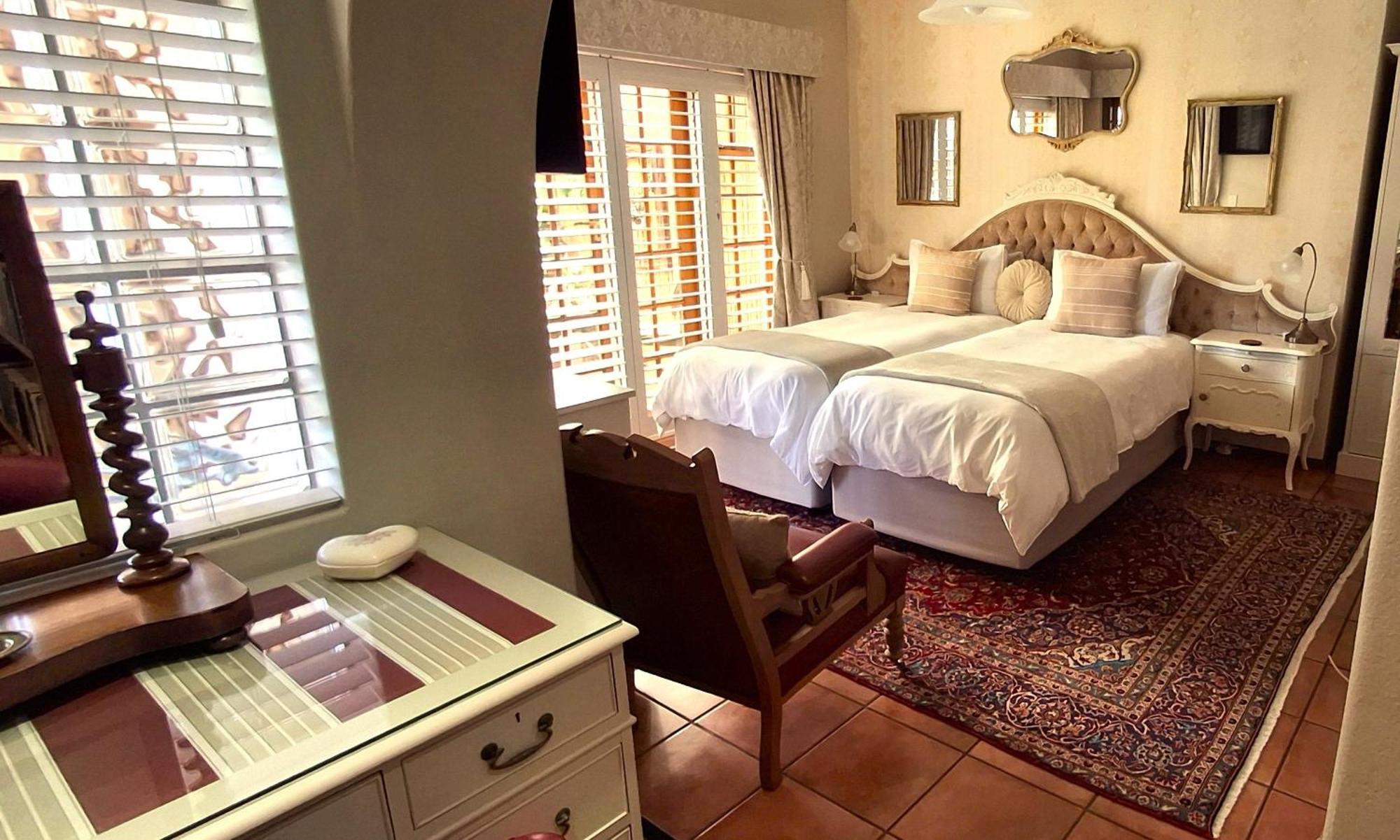 Meerendal Cottage-Affordable Luxury-Private Garden With Pool & Hot Tub Ciudad del Cabo Exterior foto